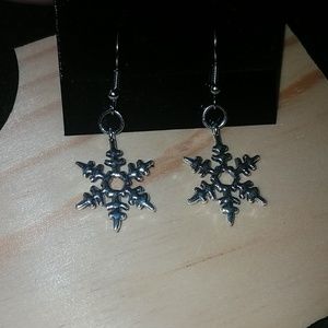 Snowflake earrings